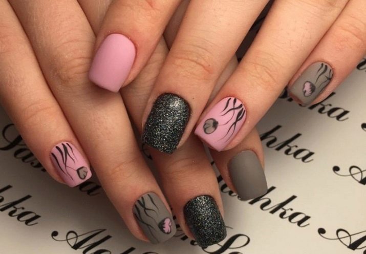 Рожевий манікюр (123 фото): красивий яскраво-рожевий манікюр з сірим кольором і сріблом, місячний декор та ідеї блискучих малюнків з смужками
