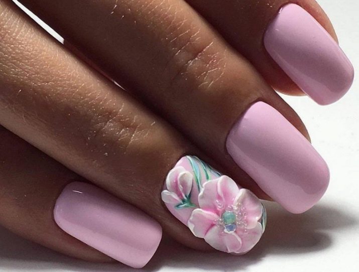 Рожевий манікюр (123 фото): красивий яскраво-рожевий манікюр з сірим кольором і сріблом, місячний декор та ідеї блискучих малюнків з смужками