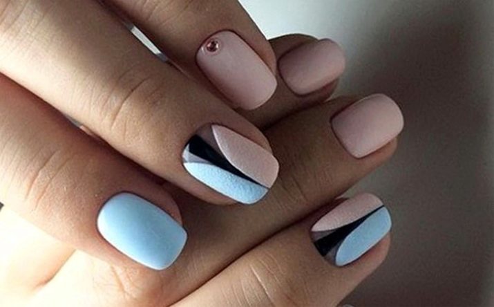 Рожевий манікюр (123 фото): красивий яскраво-рожевий манікюр з сірим кольором і сріблом, місячний декор та ідеї блискучих малюнків з смужками