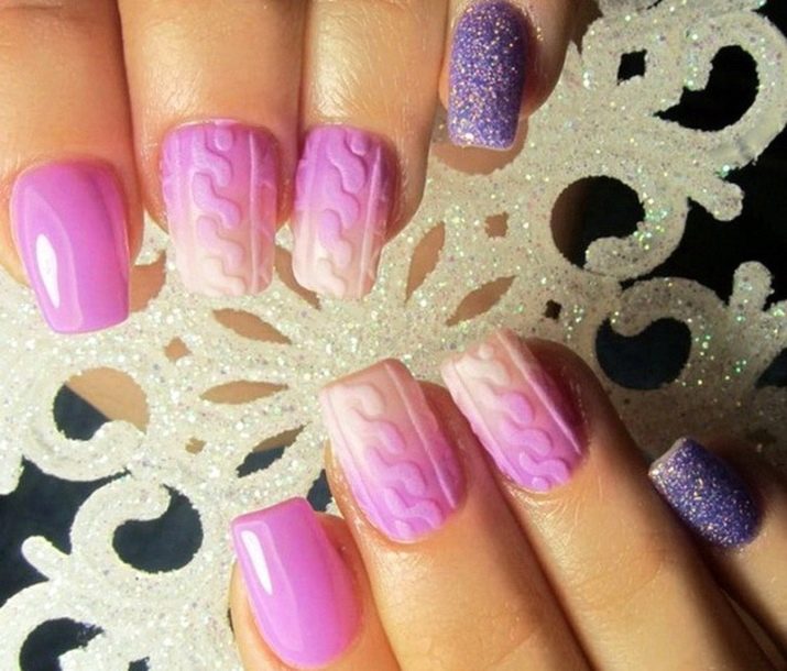 Рожевий манікюр (123 фото): красивий яскраво-рожевий манікюр з сірим кольором і сріблом, місячний декор та ідеї блискучих малюнків з смужками