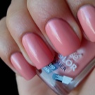 Рожевий манікюр (123 фото): красивий яскраво-рожевий манікюр з сірим кольором і сріблом, місячний декор та ідеї блискучих малюнків з смужками