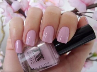 Рожевий манікюр (123 фото): красивий яскраво-рожевий манікюр з сірим кольором і сріблом, місячний декор та ідеї блискучих малюнків з смужками