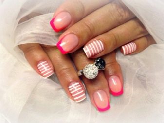 Рожевий манікюр (123 фото): красивий яскраво-рожевий манікюр з сірим кольором і сріблом, місячний декор та ідеї блискучих малюнків з смужками
