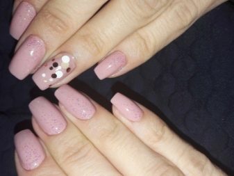 Рожевий манікюр (123 фото): красивий яскраво-рожевий манікюр з сірим кольором і сріблом, місячний декор та ідеї блискучих малюнків з смужками