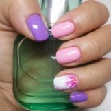 Рожевий манікюр (123 фото): красивий яскраво-рожевий манікюр з сірим кольором і сріблом, місячний декор та ідеї блискучих малюнків з смужками