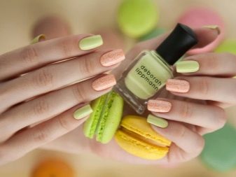 Рожевий манікюр (123 фото): красивий яскраво-рожевий манікюр з сірим кольором і сріблом, місячний декор та ідеї блискучих малюнків з смужками