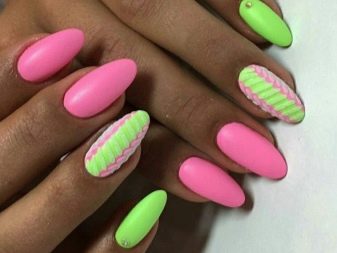 Рожевий манікюр (123 фото): красивий яскраво-рожевий манікюр з сірим кольором і сріблом, місячний декор та ідеї блискучих малюнків з смужками