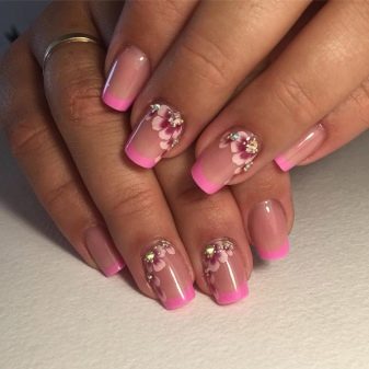 Рожевий манікюр (123 фото): річний дизайн нігтів лаком кольору пильна троянда і темно-перламутрового відтінку