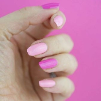 Рожевий манікюр (123 фото): річний дизайн нігтів лаком кольору пильна троянда і темно-перламутрового відтінку