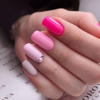 Рожевий манікюр (123 фото): річний дизайн нігтів лаком кольору пильна троянда і темно-перламутрового відтінку
