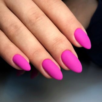 Рожевий манікюр (123 фото): річний дизайн нігтів лаком кольору пильна троянда і темно-перламутрового відтінку