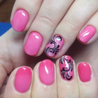 Рожевий манікюр (123 фото): річний дизайн нігтів лаком кольору пильна троянда і темно-перламутрового відтінку