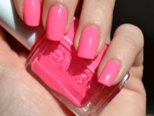 Рожевий манікюр (123 фото): річний дизайн нігтів лаком кольору пильна троянда і темно-перламутрового відтінку