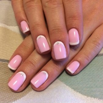 Рожевий манікюр (123 фото): річний дизайн нігтів лаком кольору пильна троянда і темно-перламутрового відтінку