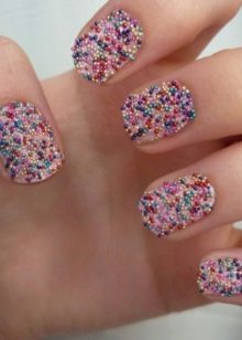 Рожевий манікюр (123 фото): річний дизайн нігтів лаком кольору пильна троянда і темно-перламутрового відтінку