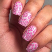 Рожевий манікюр (123 фото): річний дизайн нігтів лаком кольору пильна троянда і темно-перламутрового відтінку