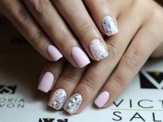 Рожевий манікюр (123 фото): річний дизайн нігтів лаком кольору пильна троянда і темно-перламутрового відтінку