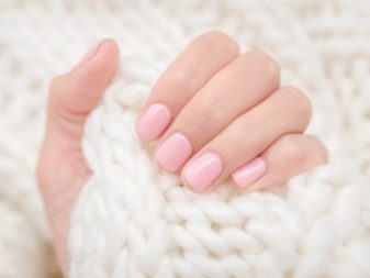 Рожевий манікюр на короткі нігті (44 фото): як підібрати дизайн? Оригінальне оформлення нігтів стразами