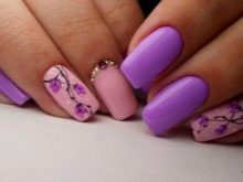 Рожевий манікюр зі стразами (89 фото): дизайн нігтів в яскраво-рожевому кольорі, френч з камінням