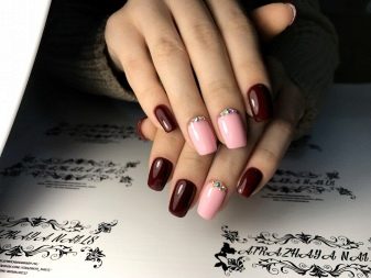 Рожевий манікюр зі стразами (89 фото): дизайн нігтів в яскраво-рожевому кольорі, френч з камінням