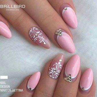 Рожевий манікюр зі стразами (89 фото): дизайн нігтів в яскраво-рожевому кольорі, френч з камінням