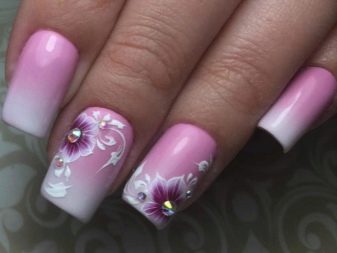 Рожевий манікюр зі стразами (89 фото): дизайн нігтів в яскраво-рожевому кольорі, френч з камінням