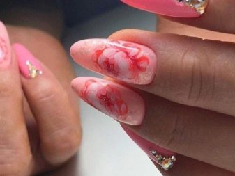 Рожевий манікюр зі стразами (89 фото): дизайн нігтів в яскраво-рожевому кольорі, френч з камінням