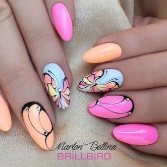 Рожевий манікюр зі стразами (89 фото): дизайн нігтів в яскраво-рожевому кольорі, френч з камінням