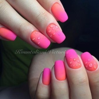 Рожевий матовий манікюр (55 фото): дизайн нігтів яскравим рожево-сірим лаком зі стразами і блискітками