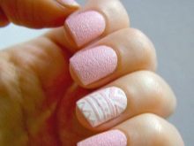 Рожевий матовий манікюр (55 фото): дизайн нігтів яскравим рожево-сірим лаком зі стразами і блискітками