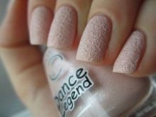 Рожевий матовий манікюр (55 фото): дизайн нігтів яскравим рожево-сірим лаком зі стразами і блискітками