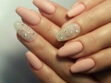 Рожевий матовий манікюр (55 фото): дизайн нігтів яскравим рожево-сірим лаком зі стразами і блискітками