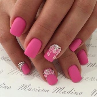 Рожевий матовий манікюр (55 фото): дизайн нігтів яскравим рожево-сірим лаком зі стразами і блискітками