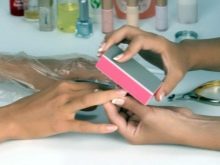 Рожевий матовий манікюр (55 фото): дизайн нігтів яскравим рожево-сірим лаком зі стразами і блискітками