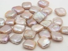 Рожевий перли: скільки коштує і з чим носити? Особливості каменю і його магічні властивості