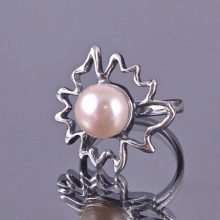 Рожевий перли: скільки коштує і з чим носити? Особливості каменю і його магічні властивості