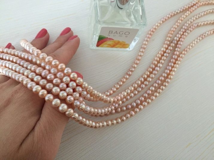 Рожевий перли: скільки коштує і з чим носити? Особливості каменю і його магічні властивості