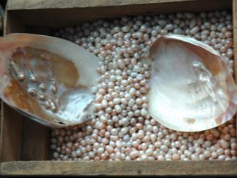 Рожевий перли: скільки коштує і з чим носити? Особливості каменю і його магічні властивості