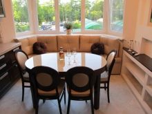 Розкладні дивани на кухню (60 фото): маленькі кухонні диванчики зі спальним місцем, розсувні французькі дивани-розкладачки і інші види