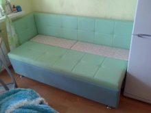 Розкладні дивани на кухню (60 фото): маленькі кухонні диванчики зі спальним місцем, розсувні французькі дивани-розкладачки і інші види