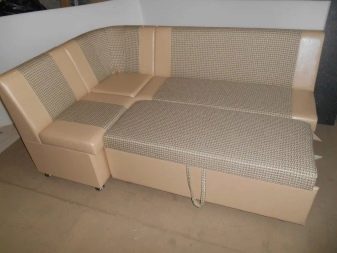 Розкладні дивани на кухню (60 фото): маленькі кухонні диванчики зі спальним місцем, розсувні французькі дивани-розкладачки і інші види