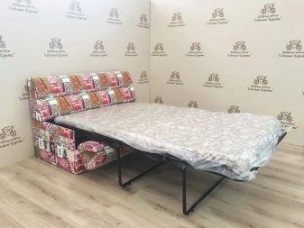 Розкладні дивани на кухню (60 фото): маленькі кухонні диванчики зі спальним місцем, розсувні французькі дивани-розкладачки і інші види