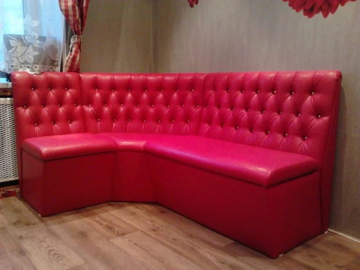 Розкладні дивани на кухню (60 фото): маленькі кухонні диванчики зі спальним місцем, розсувні французькі дивани-розкладачки і інші види