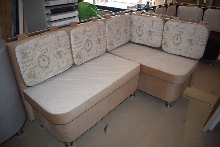 Розкладні дивани на кухню (60 фото): маленькі кухонні диванчики зі спальним місцем, розсувні французькі дивани-розкладачки і інші види