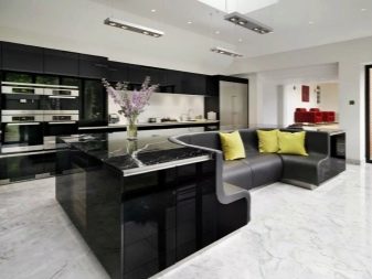 Розкладні дивани на кухню (60 фото): маленькі кухонні диванчики зі спальним місцем, розсувні французькі дивани-розкладачки і інші види