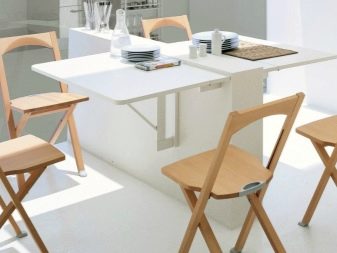 Розкладні столи для маленької кухні (47 фото): кухонні столи-трансформери, складні та розсувні обідні моделі 50х50 і 60х60 см, 60х80 см і інших розмірів