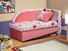 Розкладна тахта (35 фото): вибираємо розсувну в довжину ліжко-тахту, трансформер, складну, кутову і без підлокітників модель