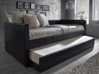 Розкладна тахта (35 фото): вибираємо розсувну в довжину ліжко-тахту, трансформер, складну, кутову і без підлокітників модель