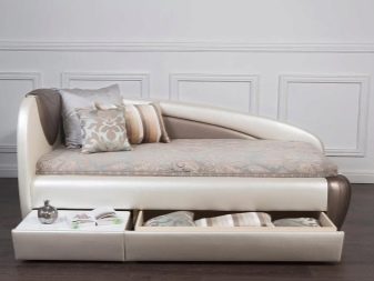 Розкладна тахта (35 фото): вибираємо розсувну в довжину ліжко-тахту, трансформер, складну, кутову і без підлокітників модель