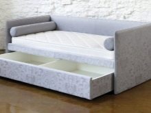 Розкладна тахта (35 фото): вибираємо розсувну в довжину ліжко-тахту, трансформер, складну, кутову і без підлокітників модель